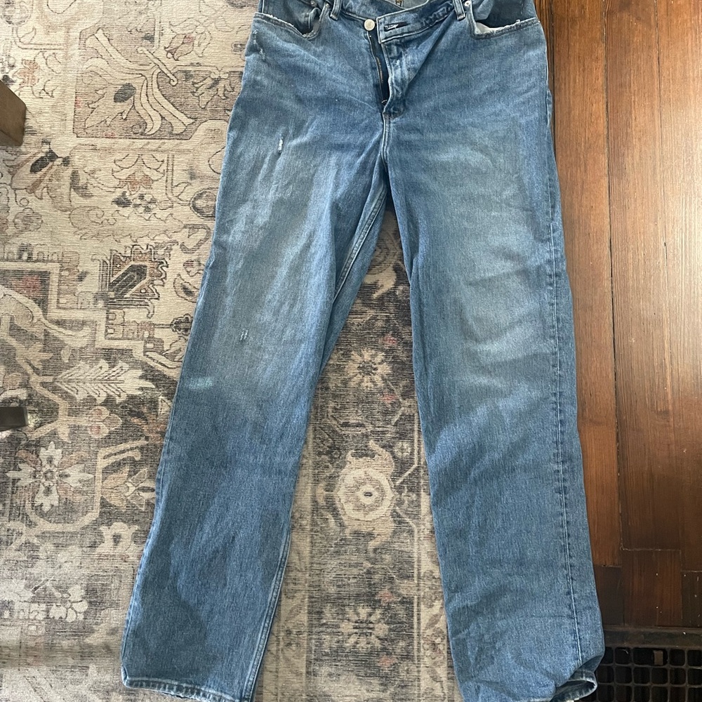 Abercrombie! The 90s straight ultra high rise. Angled zipper. Size 31L